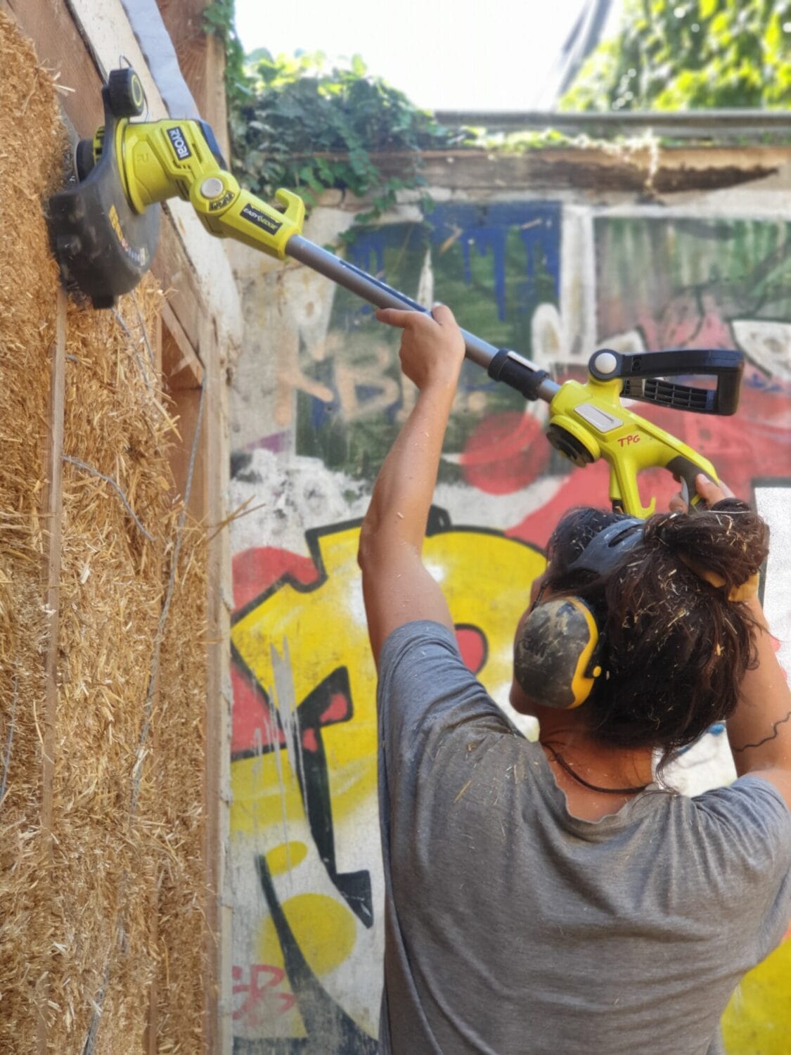 chantier participatif isolation paille à la Grande Coco, Paris 20ème