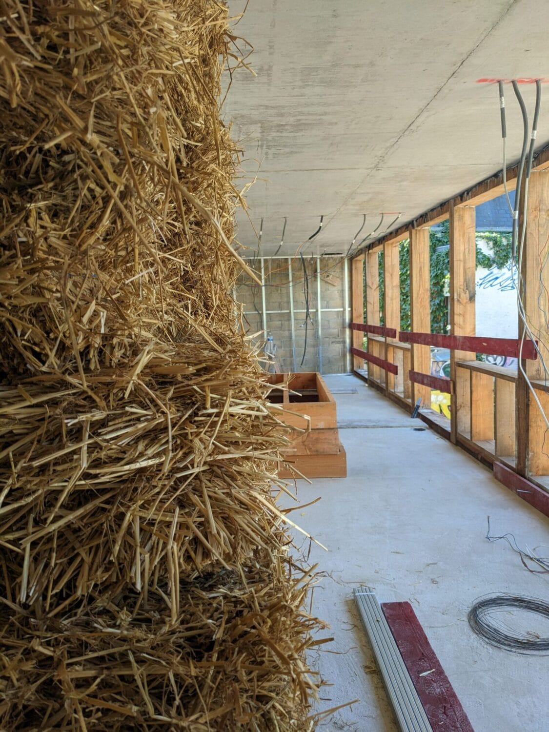 chantier isolation paille à la Grande Coco, Paris