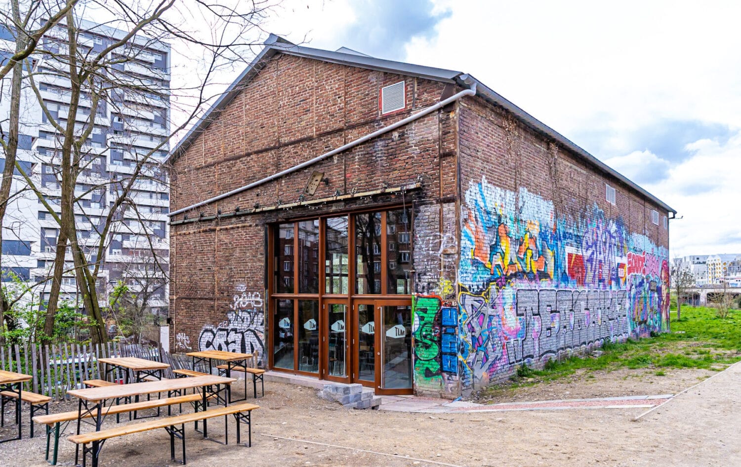 Le TLM à Paris 19ème - bâtiment rénové en tiers-liue dédié au textile et à l'alimentation durable - crédit Sortir à Paris