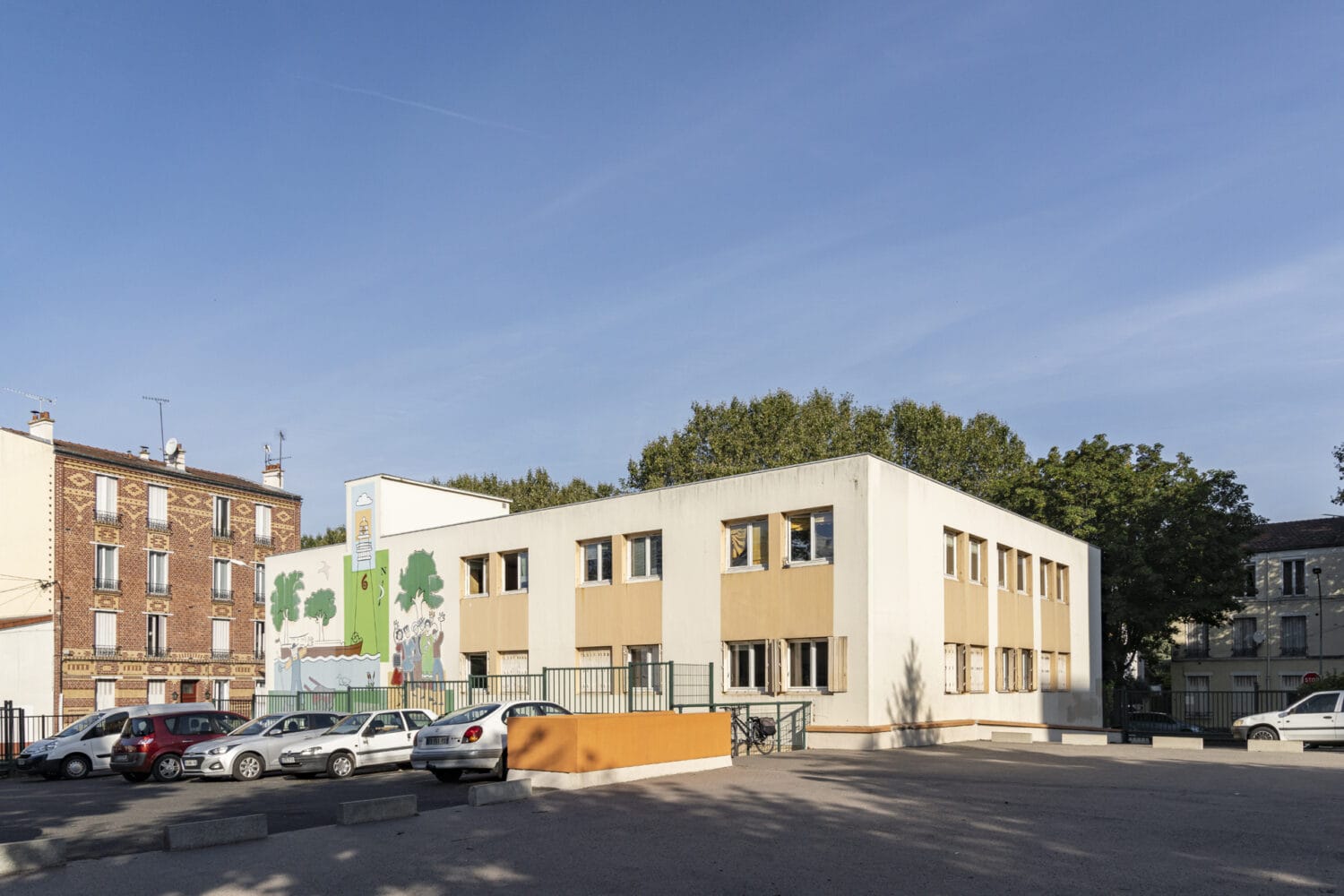 bâtiment existant, Le Phares sur l'Ile-Saint-Denis - crédit Salem Mostefaoui