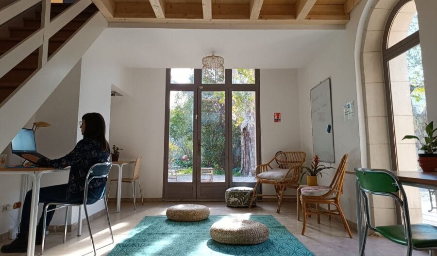 espaces de travail au Tiers-Lab des Transitions à Marseille