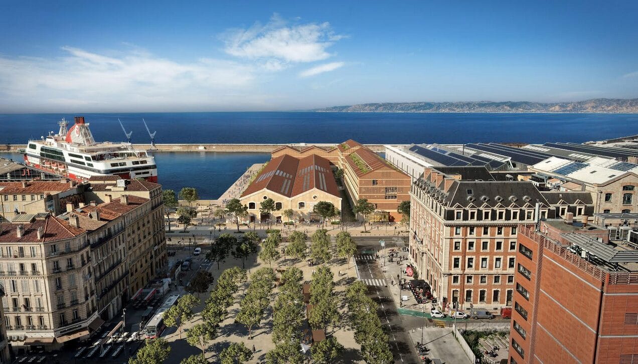 Place de la Joliette à Marseille avec la halle qui accueillera le hub de l'engagment
