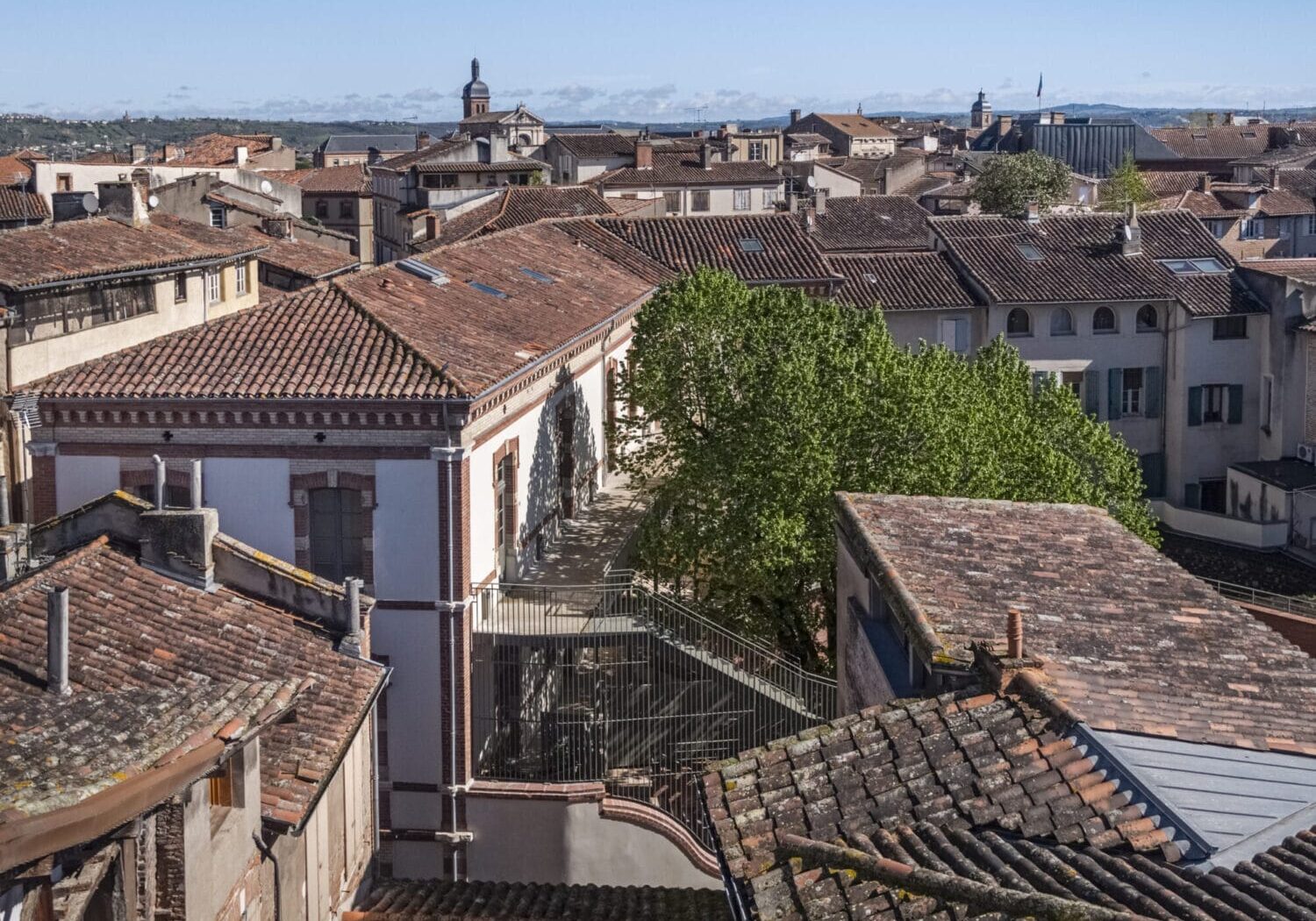 Génération Pasteur à Albi - crédit Vincent Boutin, coursive, logements dans une ancienne école