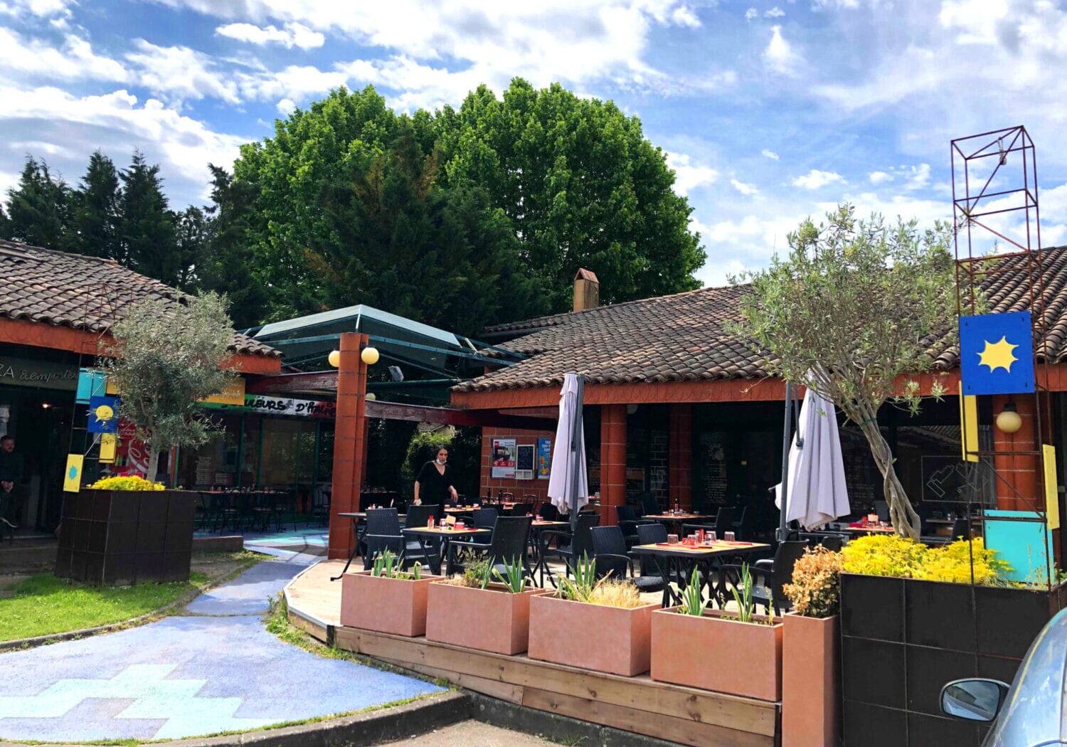 Le Clos Jacquin_Toulouse_terrasse2_credit Clara Choulet terrasse extérieure restaurant au Clos Jacquin à Toulouse