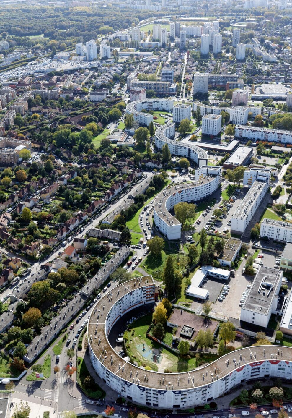 93 Seine-Saint-Denis Région Île-de-France / Stains : Le Clos Saint-Lazare / La ZAC des Tartres en arrière plan