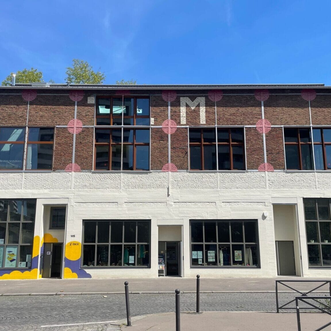 Le TLM à Paris 19ème - façade sur rue rénovée